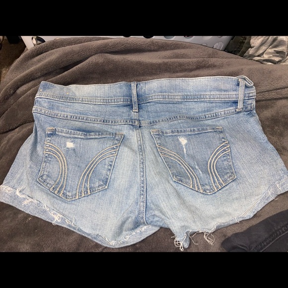 Hollister Light Blue Jean Shorts - Size 28 - Picture 2 of 3